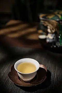 莲花碗不会在明年转身吗？